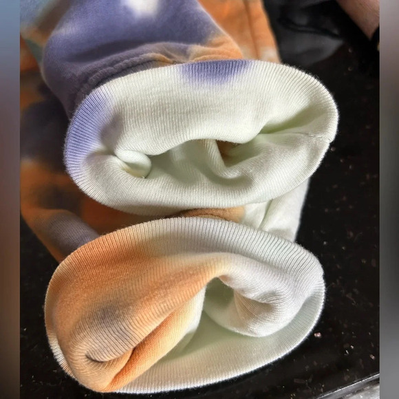 Cheetos Flamin’ Hot Tie Dye Hoodie Multicolor Graphic Sweatshirt Size Large - Picture 4 of 5